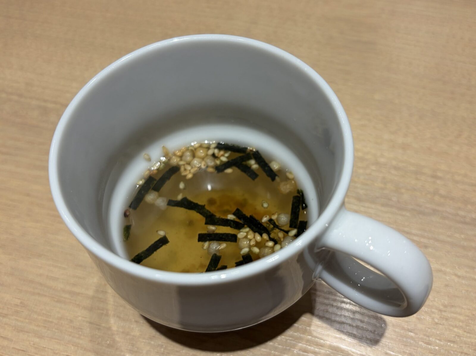 つくば おひつごはん四六時中 イーアスつくば店 おだしを入れたカップ