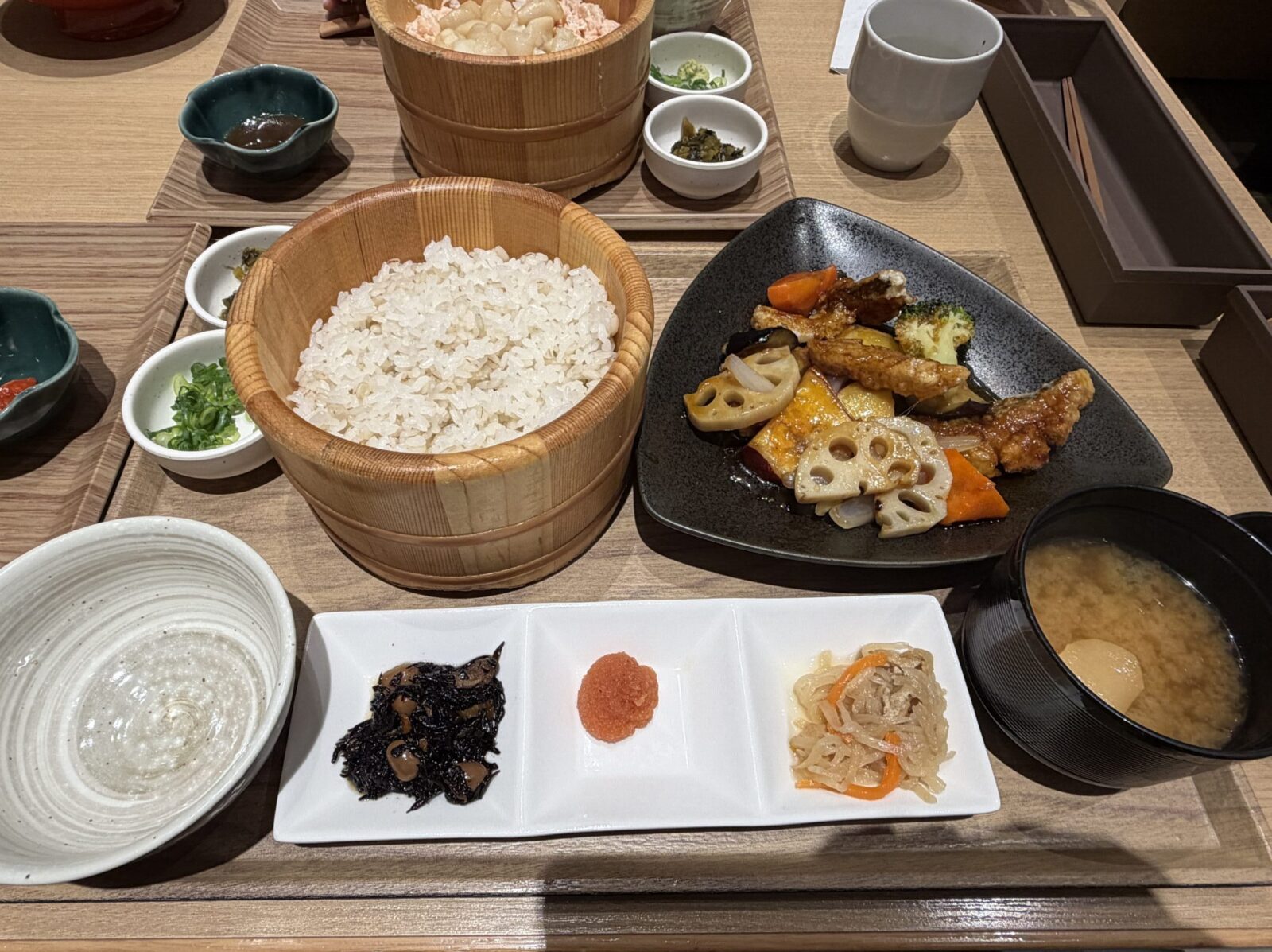 つくば おひつごはん四六時中 イーアスつくば店 スケトウダラの黒酢料理の膳