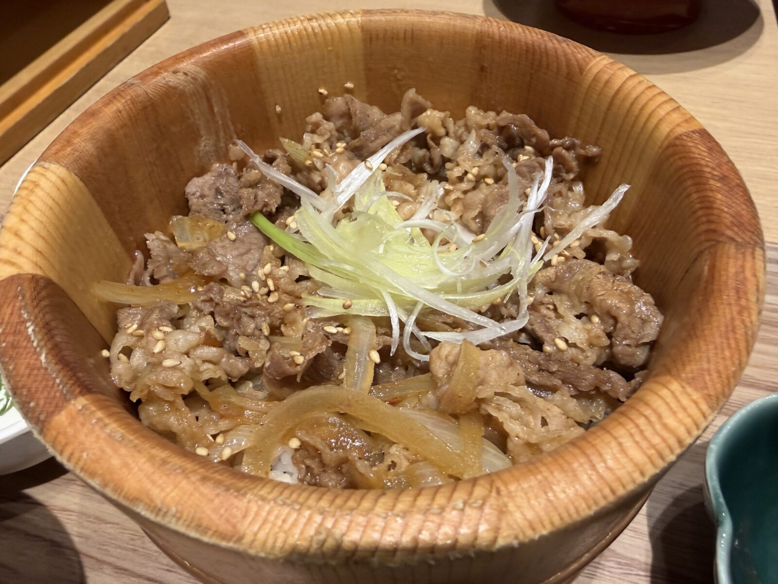つくば おひつごはん四六時中 イーアスつくば店 薄切り牛カルビのアップ